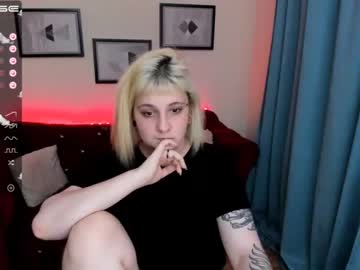 webcam girl yolandi_toit capture image #2167069