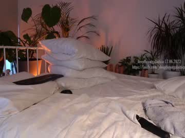 webcam girl _deepthroatgalactica capture image #2019821