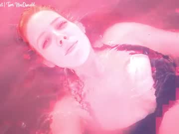 webcam girl tinatopp capture image #2061322