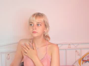 webcam girl louiseshelton capture image #2368472