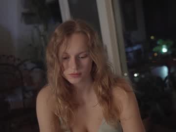 webcam girl chillwithkira capture image #979359