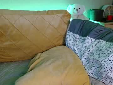 webcam girl juicy_peach88 capture image #2959371