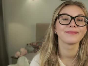 webcam girl gillianelletson capture image #4056528