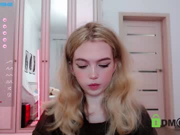 webcam girl small_blondee capture image #3437120