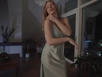 webcam girl chillwithkira capture image #979072