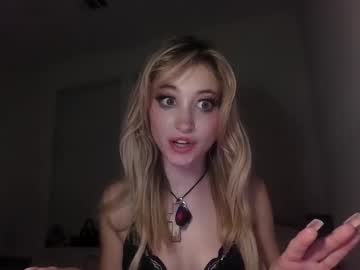 webcam girl coramoonxo capture image #4069910
