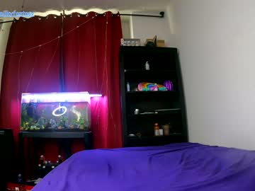 webcam girl milkyredclover capture image #908191
