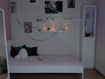 webcam girl whereweland capture image #3421904