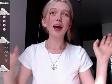 webcam girl small_blondee capture image #2498863