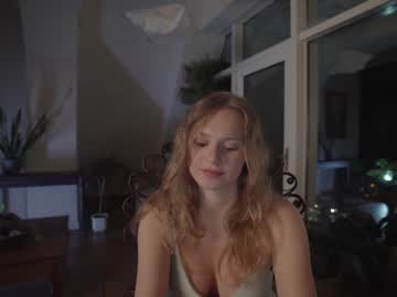 webcam girl chillwithkira capture image #978996