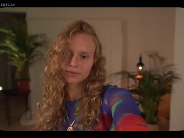webcam girl chillwithkira capture image #2459437