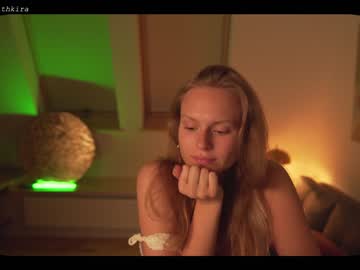 webcam girl chillwithkira capture image #1869997