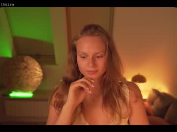 webcam girl chillwithkira capture image #1869803