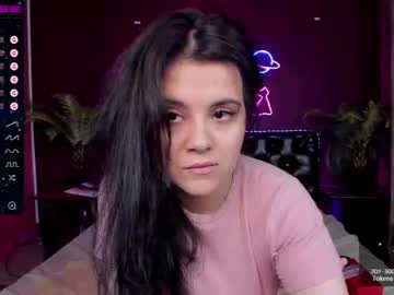 webcam girl sharlotte_gilbi capture image #2164953