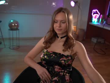 webcam girl chillwithkira capture image #3808499