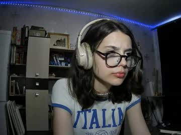 webcam girl alodieherlan capture image #4095603