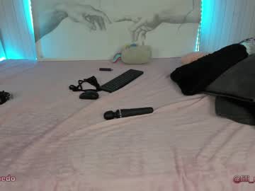 webcam girl lili_and_niki capture image #2502341