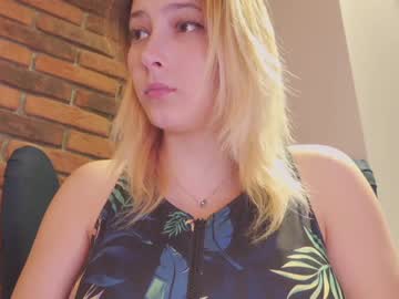 webcam girl aveksmr capture image #1684321