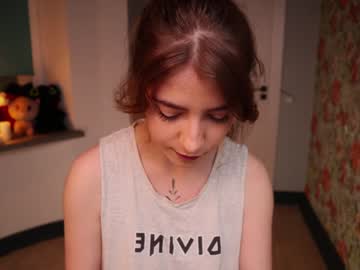 webcam girl yours_lola capture image #1438022