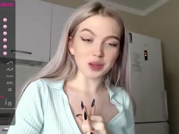 webcam girl small_blondee capture image #1225276