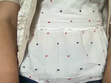 webcam girl gia_is_horny capture image #2412327