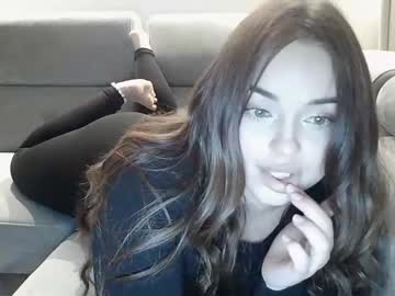 webcam girl innocentxdoll19 capture image #1676577