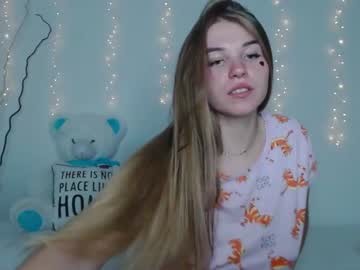 webcam girl little__cherrry capture image #2503410
