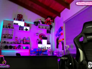 webcam girl yesikasaenz capture image #1837592