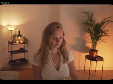webcam girl chillwithkira capture image #1963921