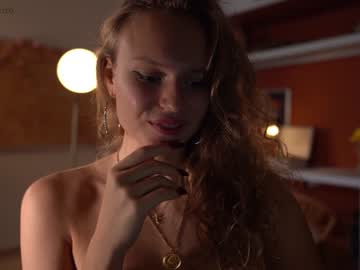 webcam girl chillwithkira capture image #2860952