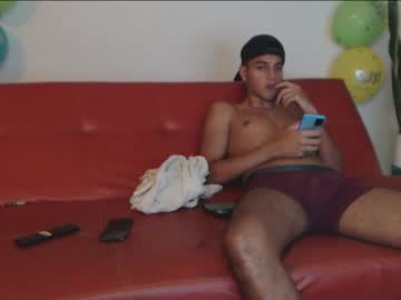 webcam man fratguysonline capture image #2907024