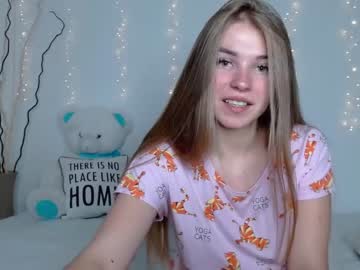 webcam girl little__cherrry capture image #2510120
