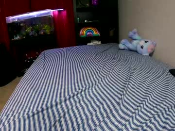 webcam girl milkyredclover capture image #277283