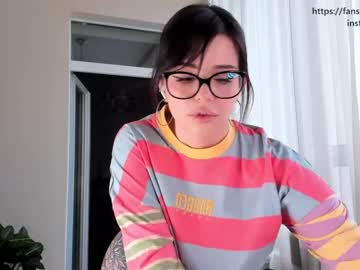 webcam girl aavee capture image #1894490