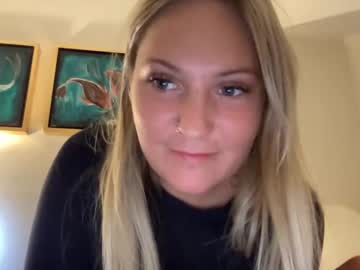 webcam girl maee23 capture image #3738180