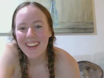webcam girl sweetie_bird capture image #4008912