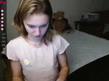 webcam girl shy_mirabel capture image #2995381