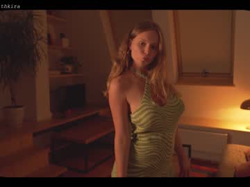 webcam girl chillwithkira capture image #1776319