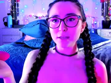 webcam girl littlee33 capture image #966295