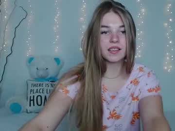webcam girl little__cherrry capture image #2502529