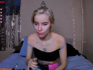 webcam girl emmwats capture image #812128