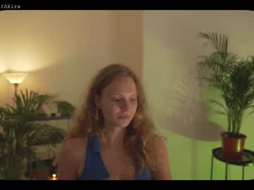 webcam girl chillwithkira capture image #1970919