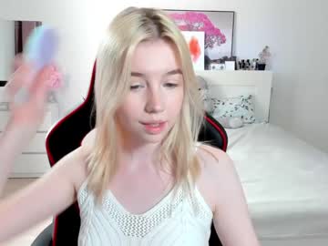 Cam for _emiliaaa