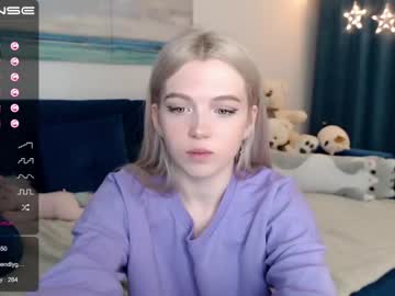 webcam girl small_blondee capture image #1396201