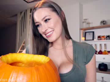 webcam girl x_lily_x capture image #2889565