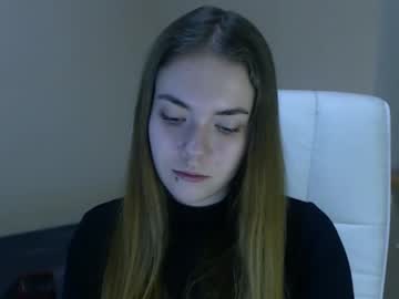 webcam girl zoey_deuttch capture image #3688316