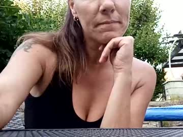 webcam girl the_milf_steff capture image #2408557