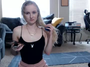 webcam girl peachezzs capture image #821266