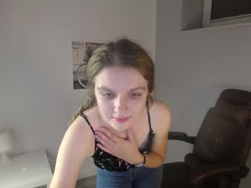 webcam girl lana_heisstt capture image #332135