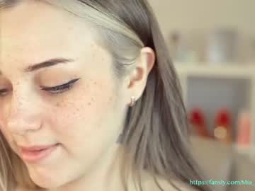 webcam girl mia_milagros capture image #1807520